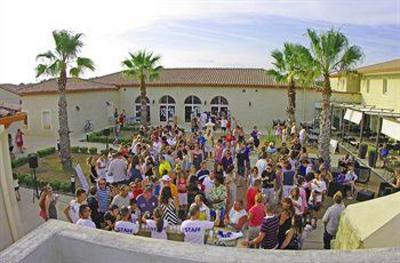 фото отеля Hotelience Les Jasses de Camargue Gallargues-le-Montueux
