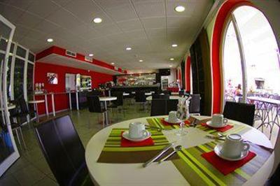 фото отеля Hotelience Les Jasses de Camargue Gallargues-le-Montueux