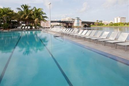 фото отеля Crowne Plaza Hollywood Beach