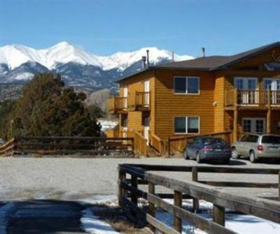 фото отеля Mountain Goat Lodge