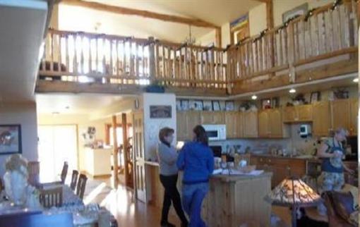 фото отеля Mountain Goat Lodge
