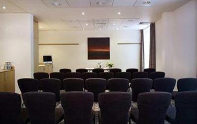 фото отеля Hilton Garden Inn Bristol City Centre