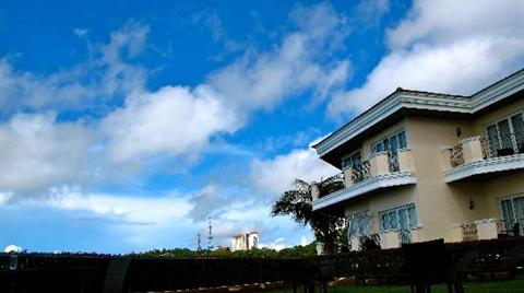 фото отеля The Lake Hotel Tagaytay City