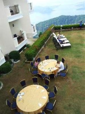 фото отеля The Lake Hotel Tagaytay City