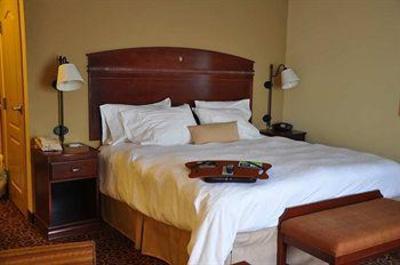 фото отеля Hampton Inn and Suites Alexandria