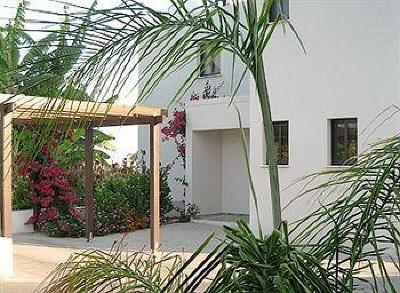 фото отеля Aura Holiday Villas Paphos