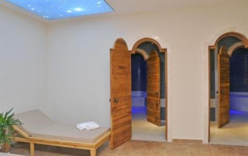 фото отеля Wellborn Luxury Hotel