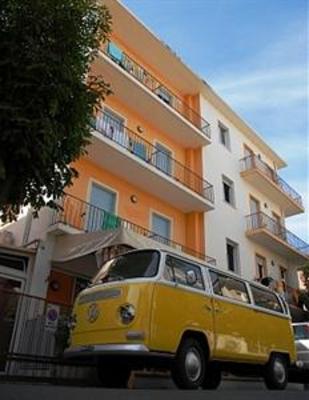 фото отеля Jammin' Rimini Party Hostel