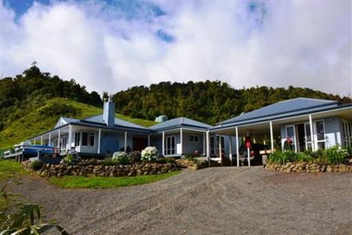 фото отеля Nightingale Falls Farm Stay Retreat