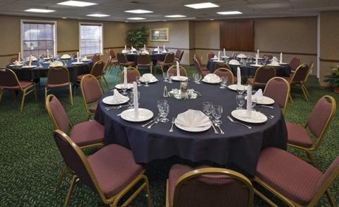 фото отеля Homewood Suites by Hilton Kansas City Airport