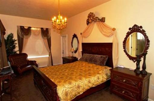 фото отеля Lions Gate Manor