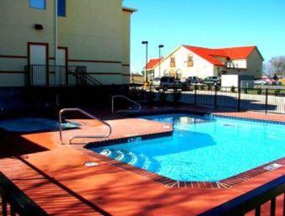 фото отеля Super 8 Brenham