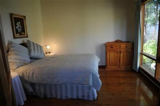 фото отеля Hallowell Springs Accommodation Ocean Beach
