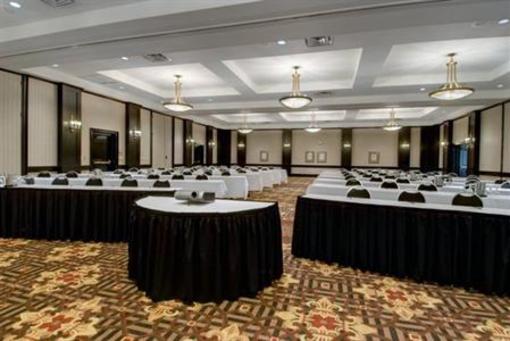 фото отеля Doubletree Hotel Dallas Market Center