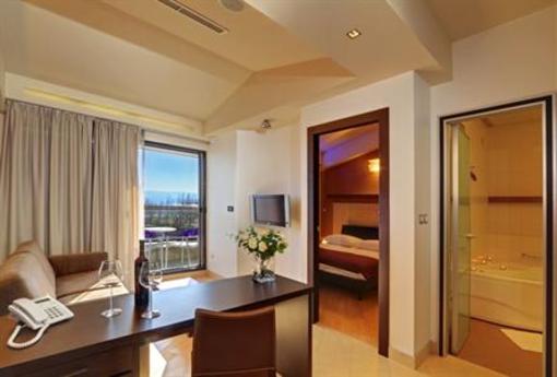 фото отеля Aparthotel Diadem