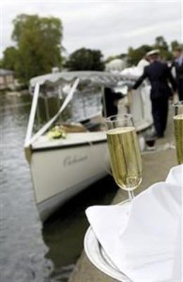 фото отеля Macdonald Compleat Angler