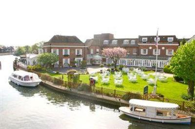 фото отеля Macdonald Compleat Angler