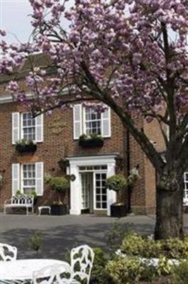 фото отеля Macdonald Compleat Angler