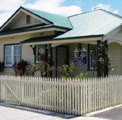 фото отеля AAA - Ye Olde Post Office Cottage - Smithton