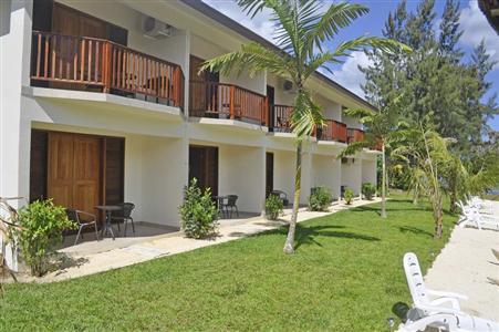 фото отеля Tropicana Lagoon Beach Apartments Port Vila