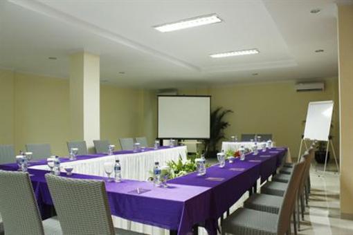 фото отеля Bagus Inn Cirebon