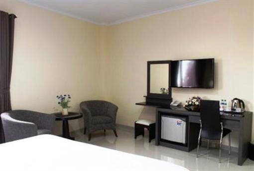 фото отеля Bagus Inn Cirebon