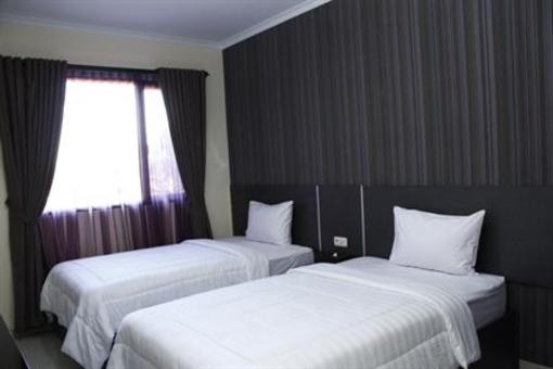 фото отеля Bagus Inn Cirebon