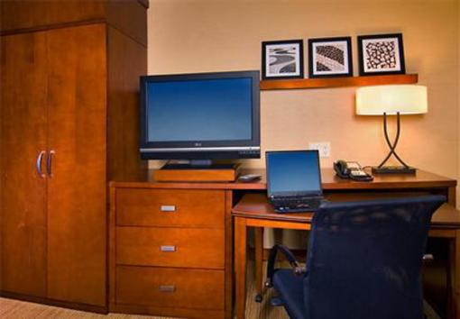 фото отеля Courtyard Hotel Columbia (Missouri)