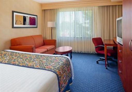 фото отеля Courtyard Hotel Columbia (Missouri)