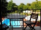 фото отеля Hullam Villa Bed & Breakfast Balatonmariafurdo