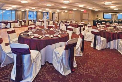 фото отеля Holiday Inn & Suites North Beach
