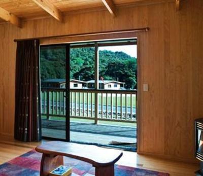 фото отеля Tangiaro Kiwi Retreat Coromandel