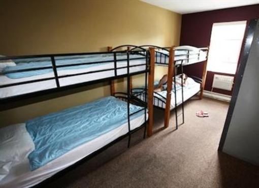 фото отеля SameSun Backpackers Lodge Kelowna
