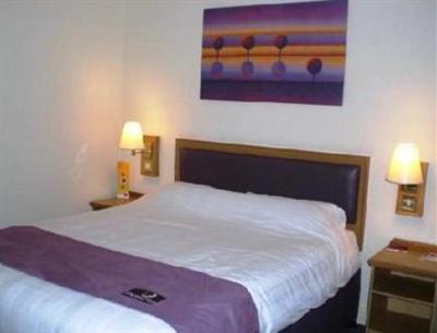 фото отеля Premier Inn Hyde