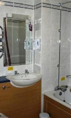 фото отеля Premier Inn Hyde