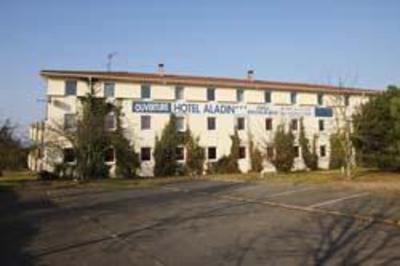 фото отеля Hotel Aladin Les Mureaux
