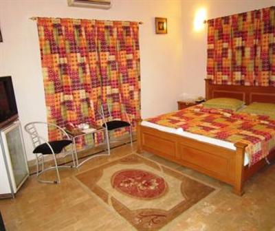 фото отеля Royal Inn Guest House Karachi