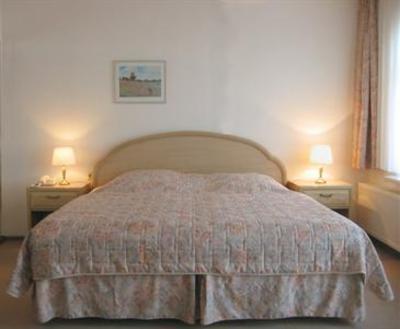фото отеля Hotel Garni Eden Seebad Ahlbeck