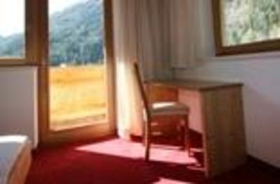 фото отеля Alpenheim Lina Apartment Langenfeld