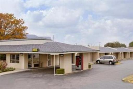 фото отеля Travelers Inn Midwest City