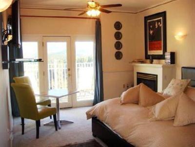 фото отеля Pikes Peak Paradise Bed and Breakfast
