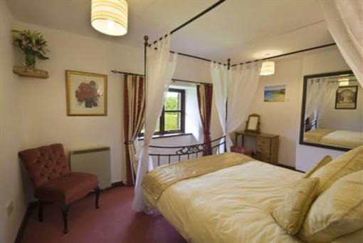 фото отеля Bamham Farm Cottages
