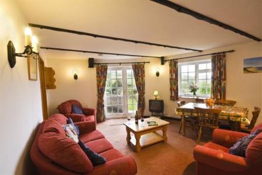 фото отеля Bamham Farm Cottages