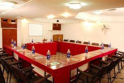 фото отеля Hotel Centra Ahmedabad