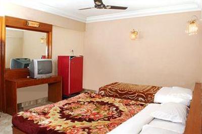 фото отеля Hotel Centra Ahmedabad