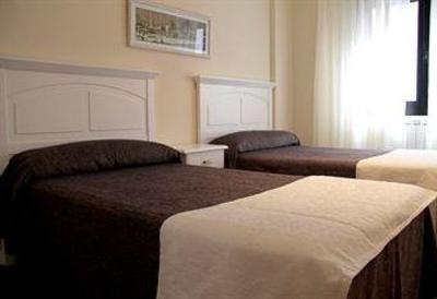 фото отеля Apartamentos Turisticos Verdemar Llanes