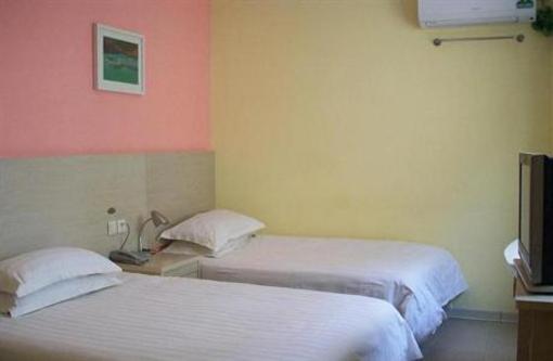фото отеля QQ Hotel Wuhu Huangshan Middle Road