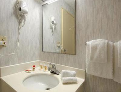 фото отеля Super 8 West Haven