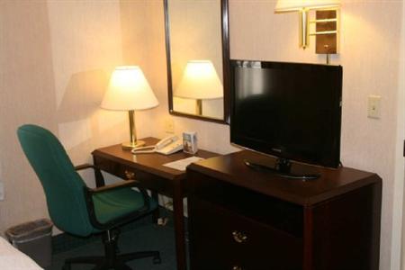 фото отеля Hampton Inn Hilton Monterrey Galerias Obispado
