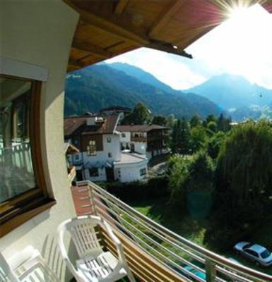 фото отеля Jennewein Gastehaus Mayrhofen